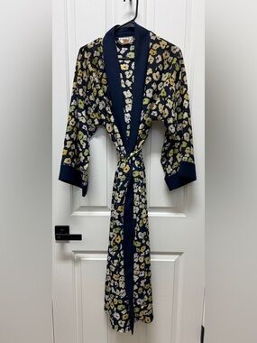 Natori robe with pockets